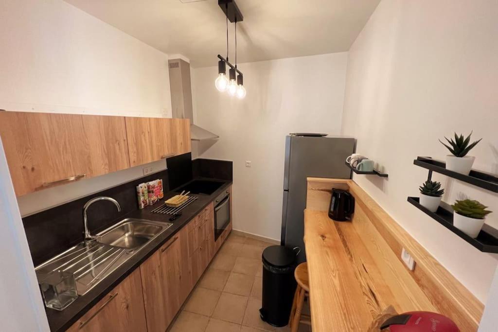 Le Nid - Proche Theatres - Terrasse - Centre-Ville - Clim - Wifi Avignon Luaran gambar