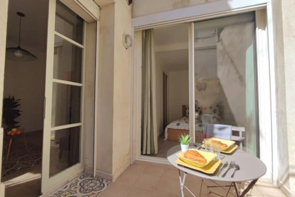 Le Nid - Proche Theatres - Terrasse - Centre-Ville - Clim - Wifi Avignon Luaran gambar